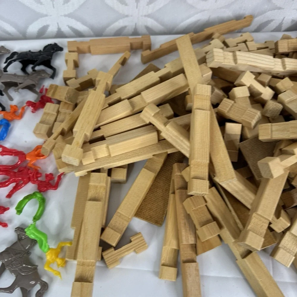 Tootsietoy Frontier Town Logs W/ Cowboy & Indian W/ Horses Lot Lincoln Logs‎